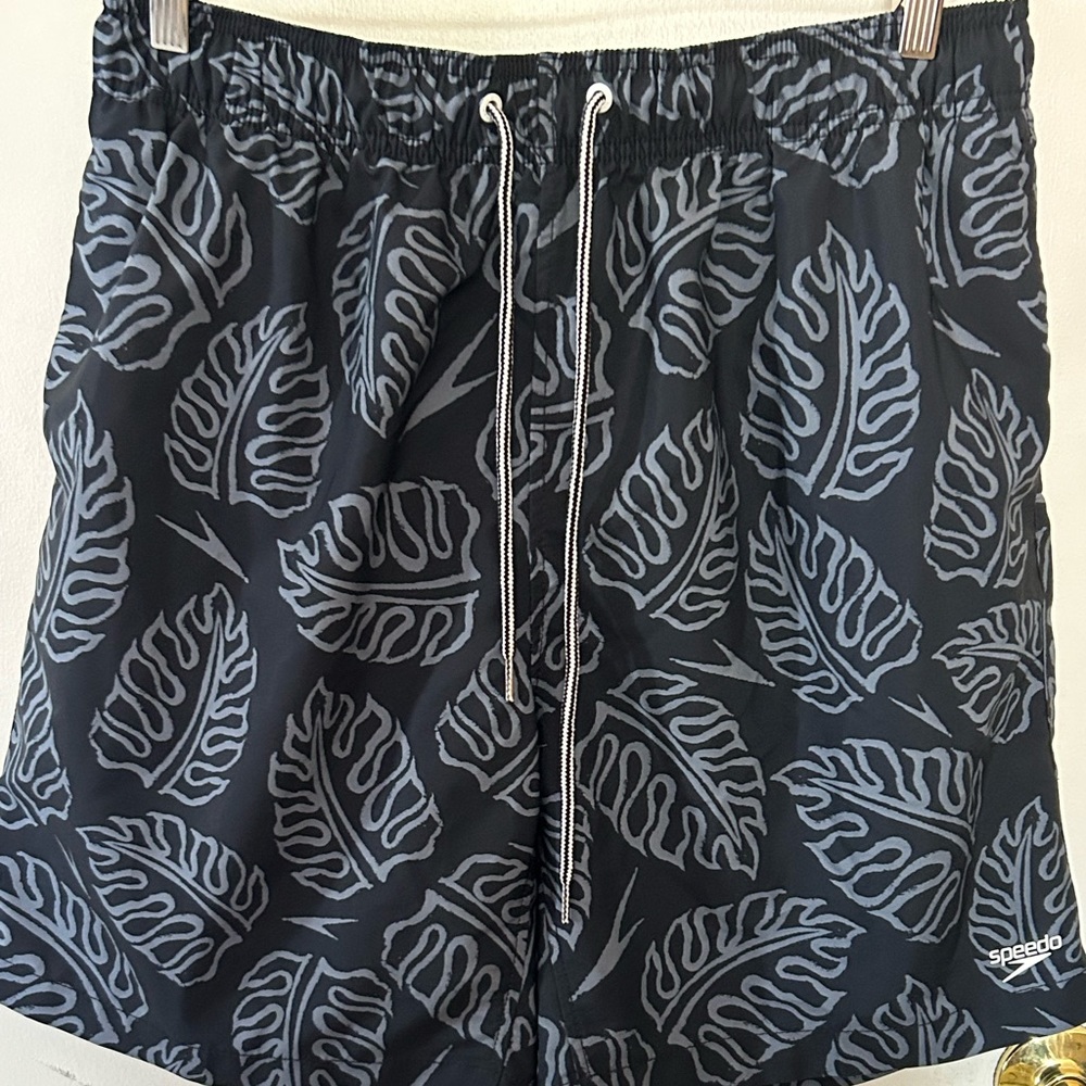 Speedo shorts size L